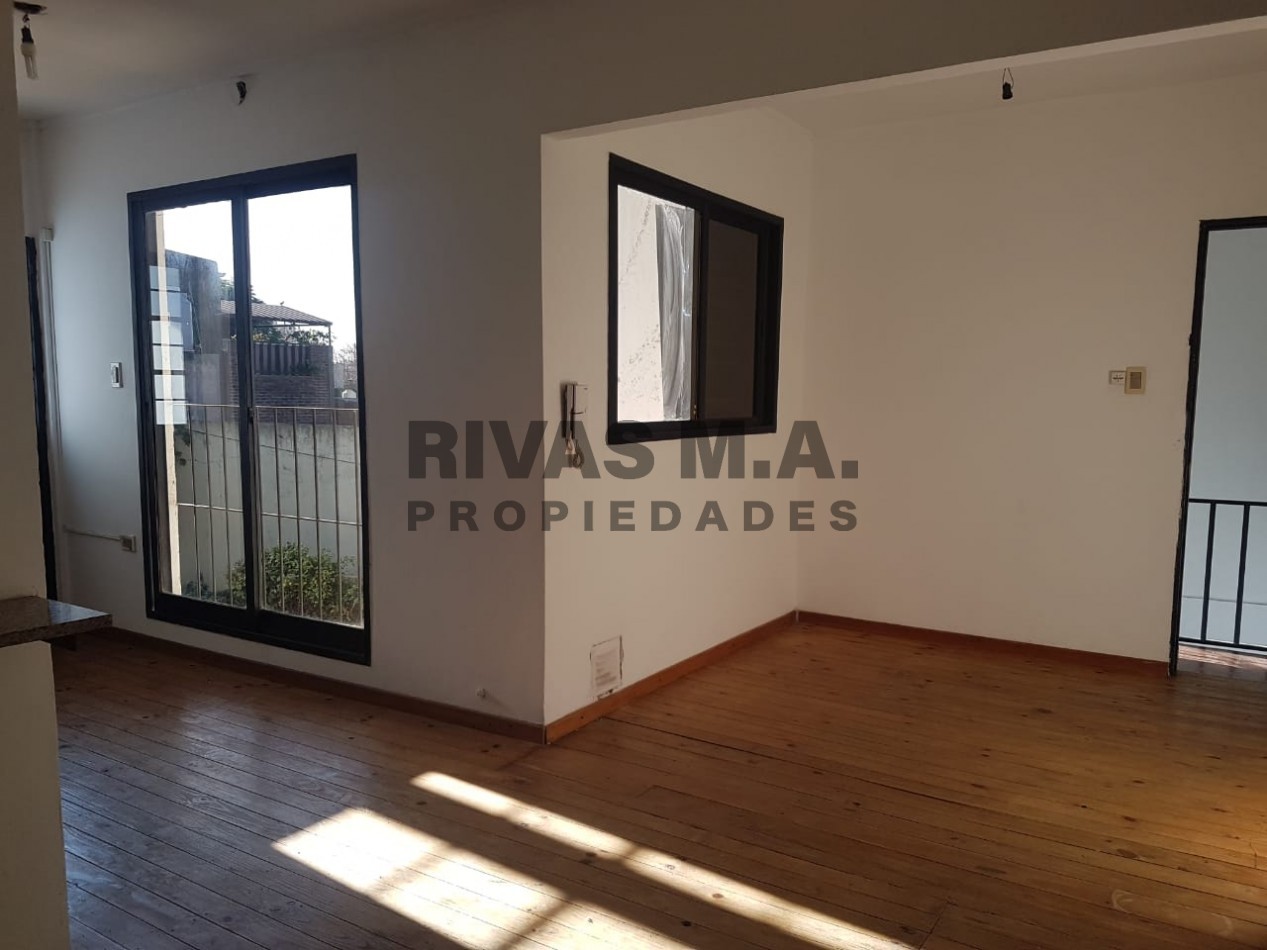 DEPARTAMENTO DE 3 DORMITORIOS - PLANTA ALTA - NO PAGA EXPENSAS 