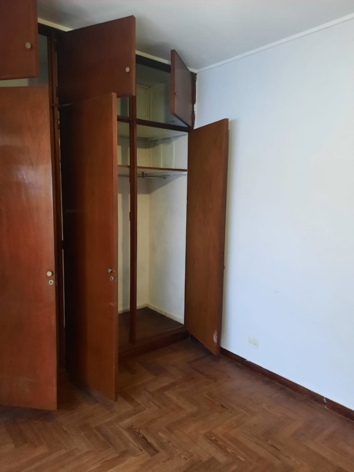 DEPARTAMENTO DE 1 DORMITORIO CON COCHERA CUBIERTA EN VENTA - IDEAL INVERSOR