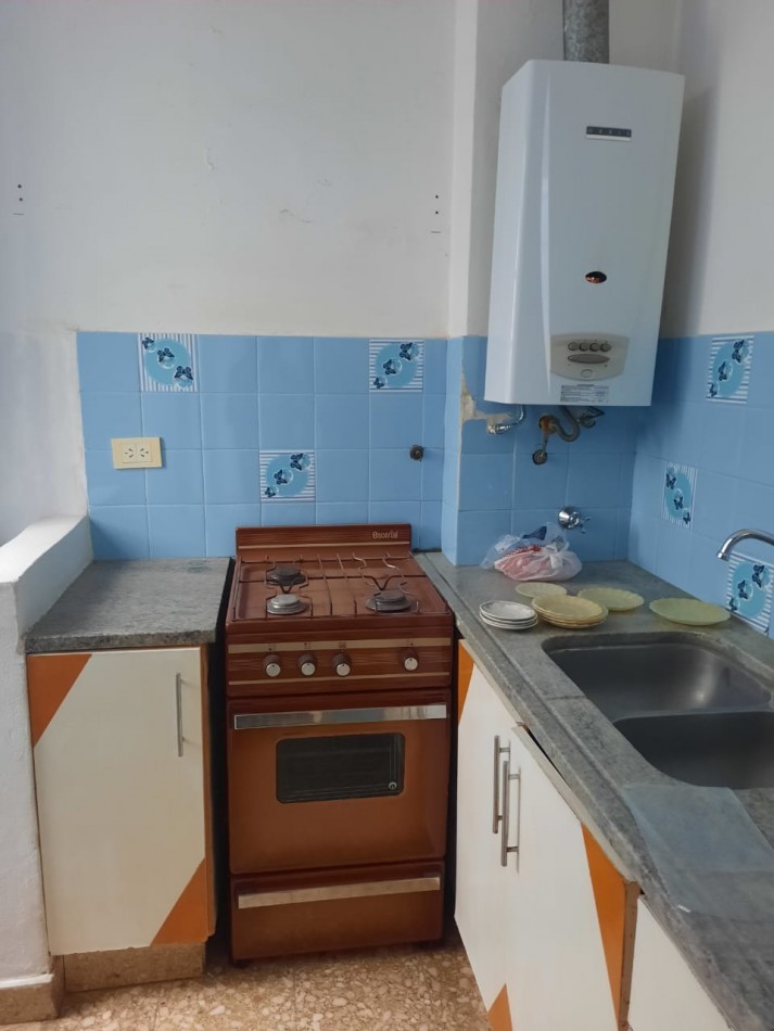 DEPARTAMENTO DE 1 DORMITORIO CON COCHERA CUBIERTA EN VENTA - IDEAL INVERSOR