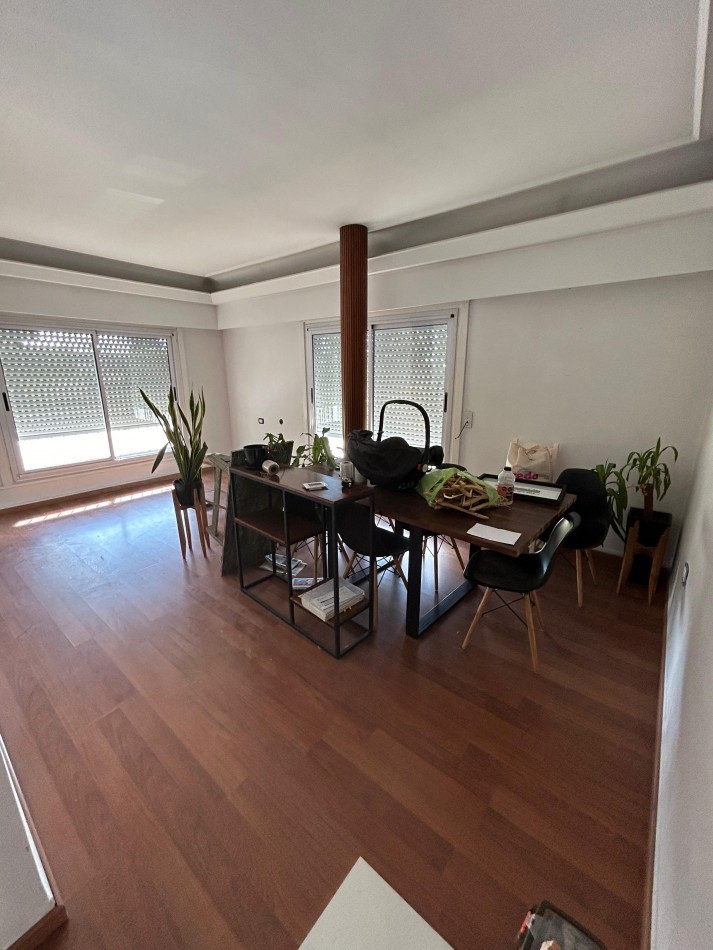 AV 32 ESQ 24 - CASA EN PLANTA ALTA  2 DORM Y TERRAZA