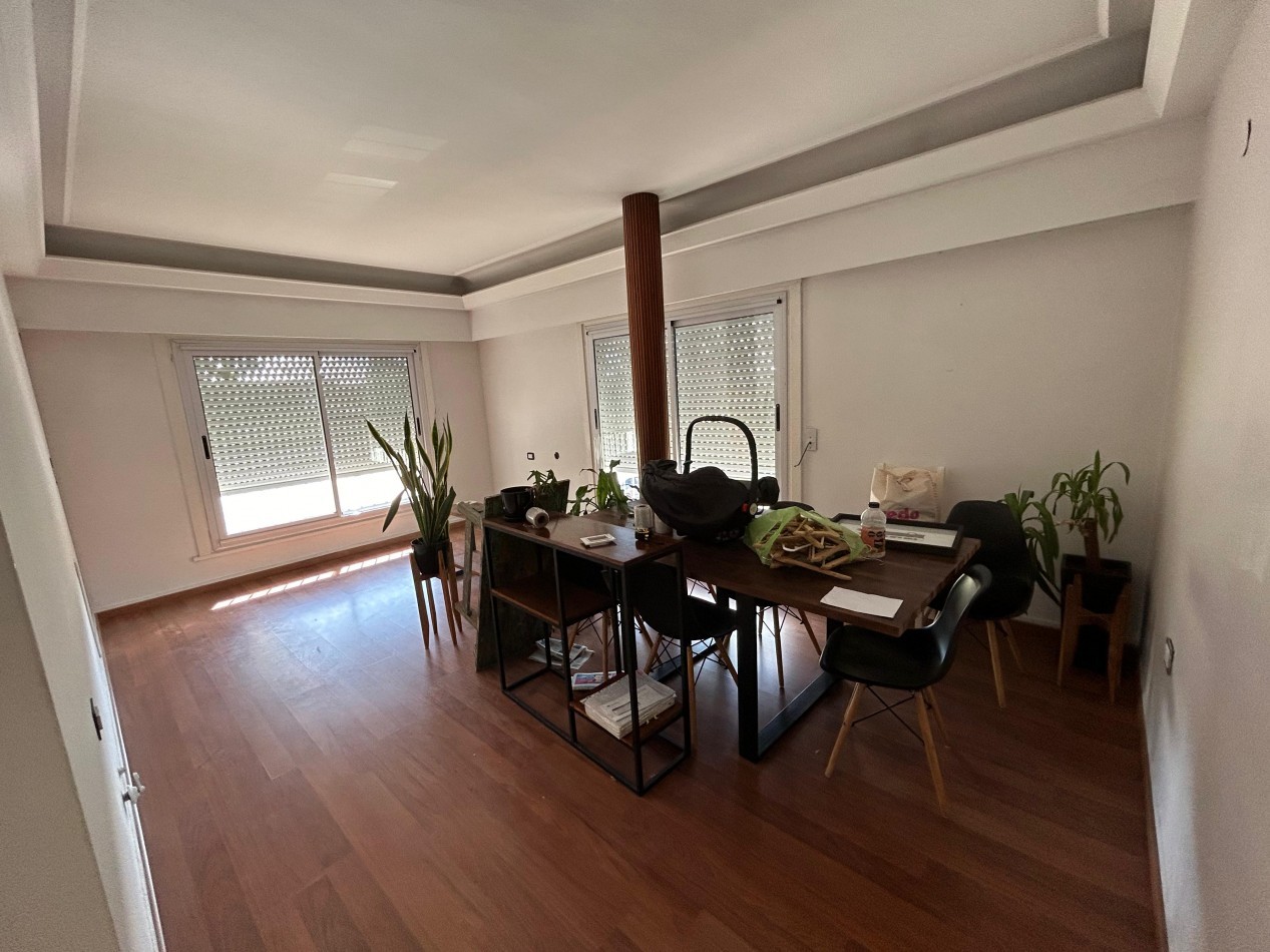 AV 32 ESQ 24 - CASA EN PLANTA ALTA  2 DORM Y TERRAZA