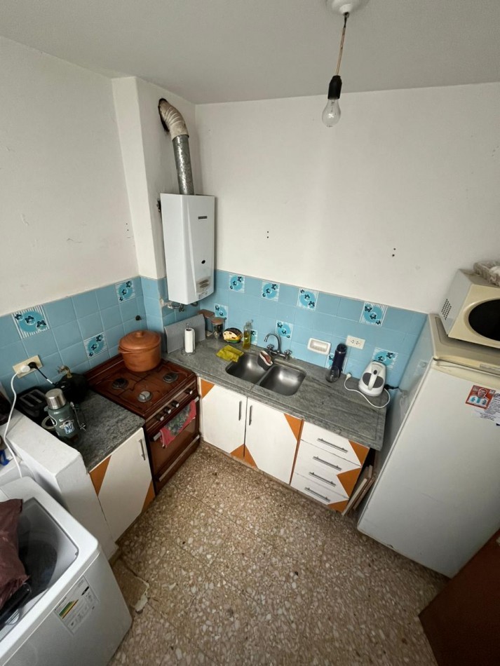 DEPARTAMENTO DE 1 DORMITORIO CON COCHERA CUBIERTA EN VENTA - IDEAL INVERSOR