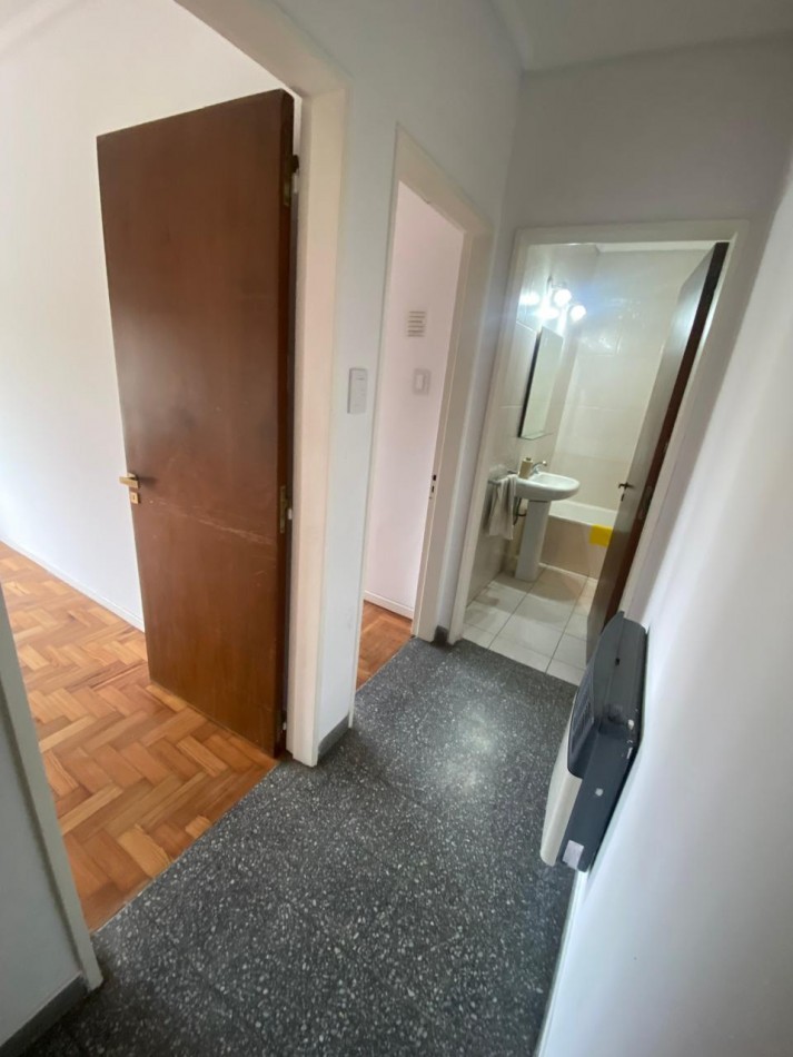 AV 32 ESQ 24 - CASA EN PLANTA ALTA  2 DORM Y TERRAZA