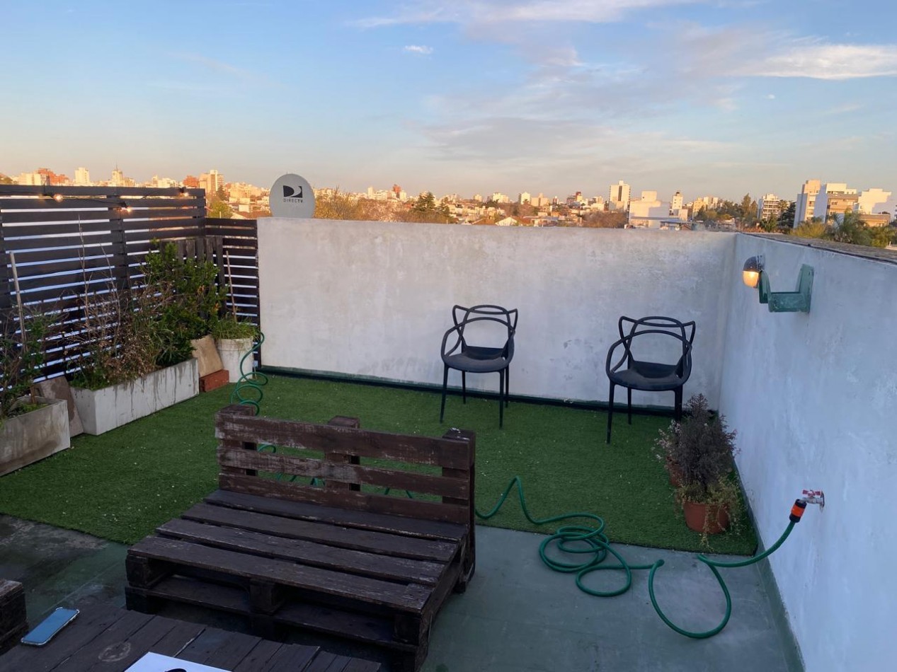 AV 32 ESQ 24 - CASA EN PLANTA ALTA  2 DORM Y TERRAZA