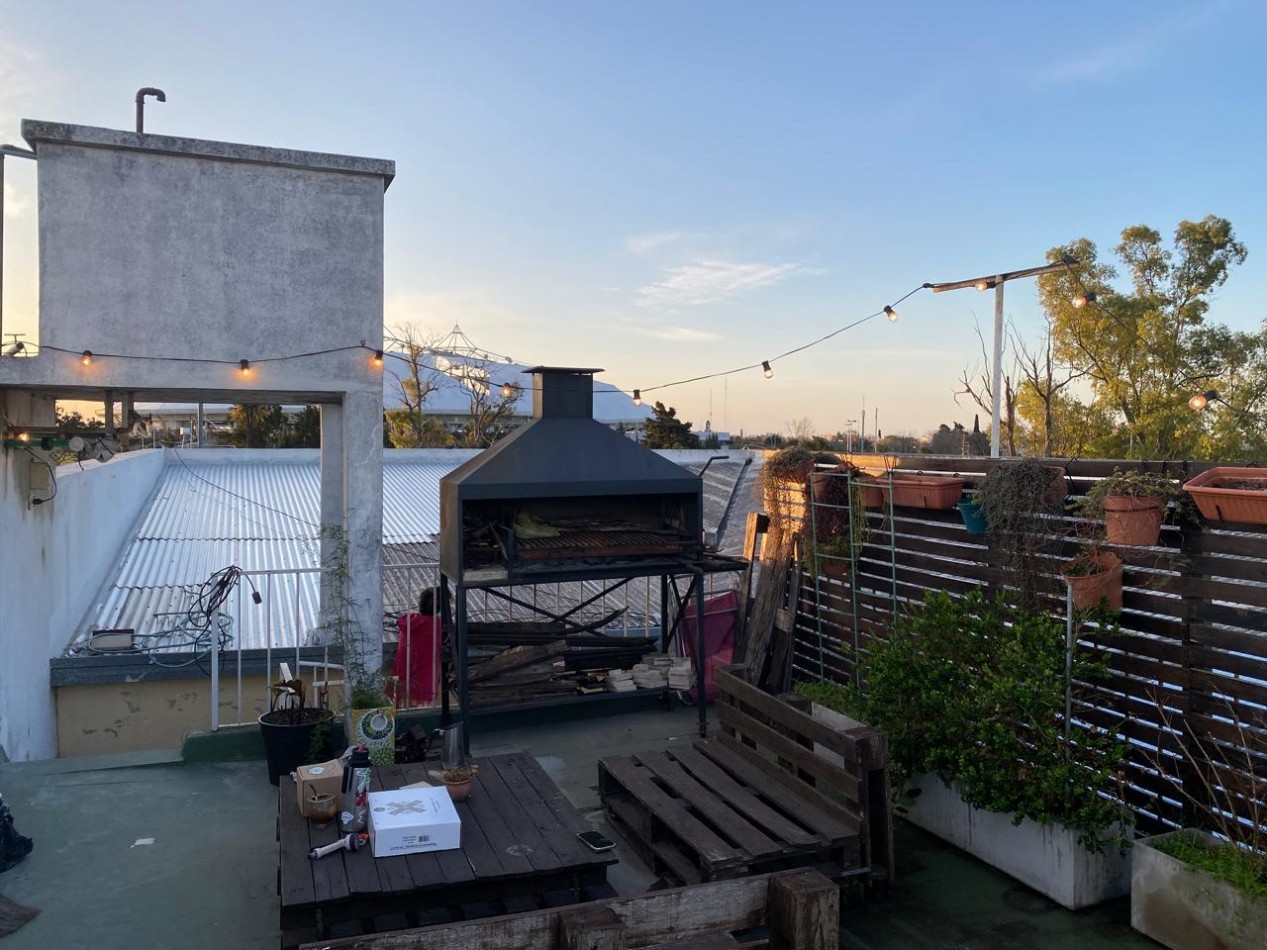 AV 32 ESQ 24 - CASA EN PLANTA ALTA  2 DORM Y TERRAZA