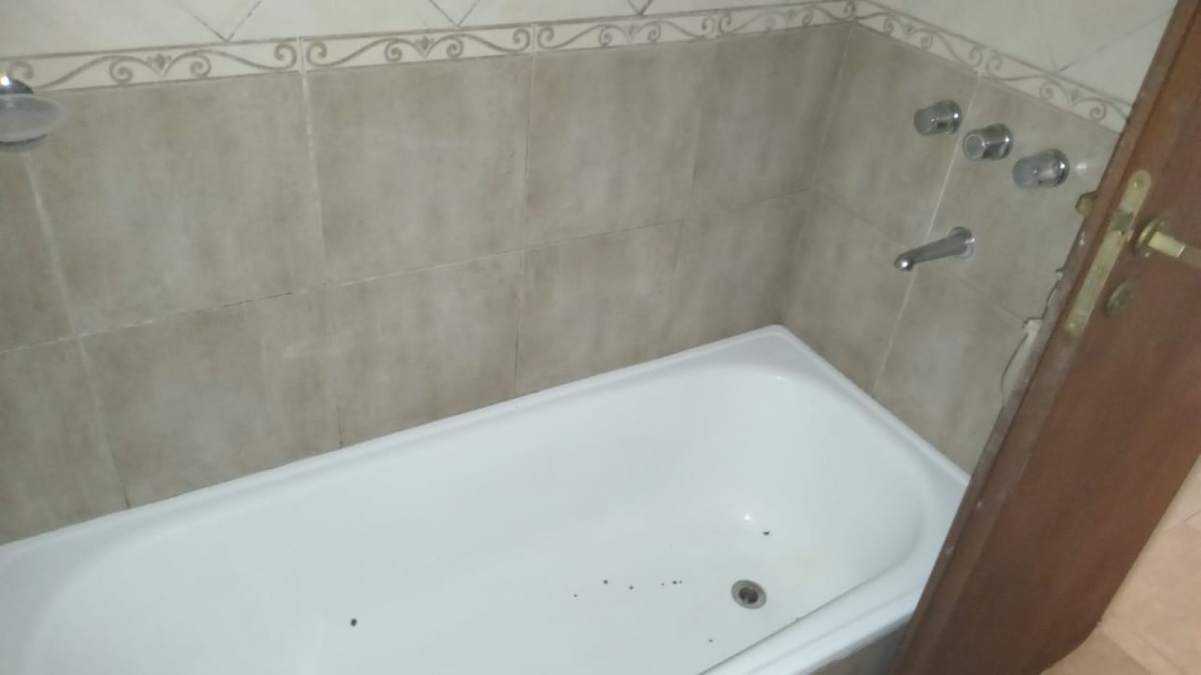 58 E/ 20 Y 21 -  ALQUILER  DEPTO PLANTA BAJA - 1 DORM PATIO