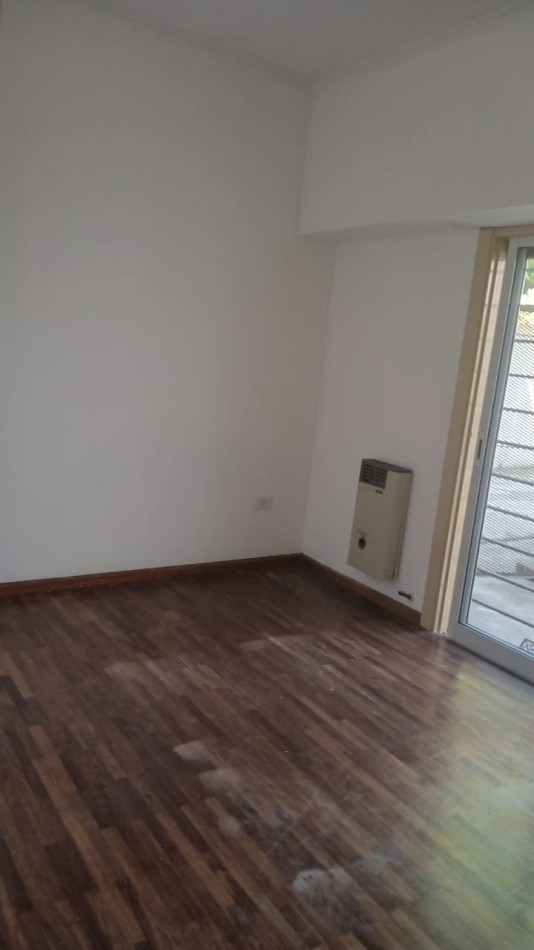 58 E/ 20 Y 21 -  ALQUILER  DEPTO PLANTA BAJA - 1 DORM PATIO