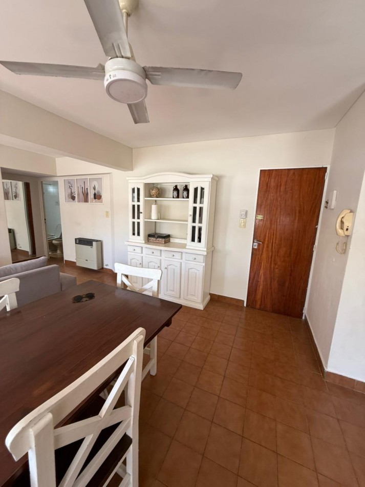 12 E/ 47 Y 48  - DEPARTAMENTO EN VENTA 1 DORM - MUY AMPLIO Y LUMINOSO