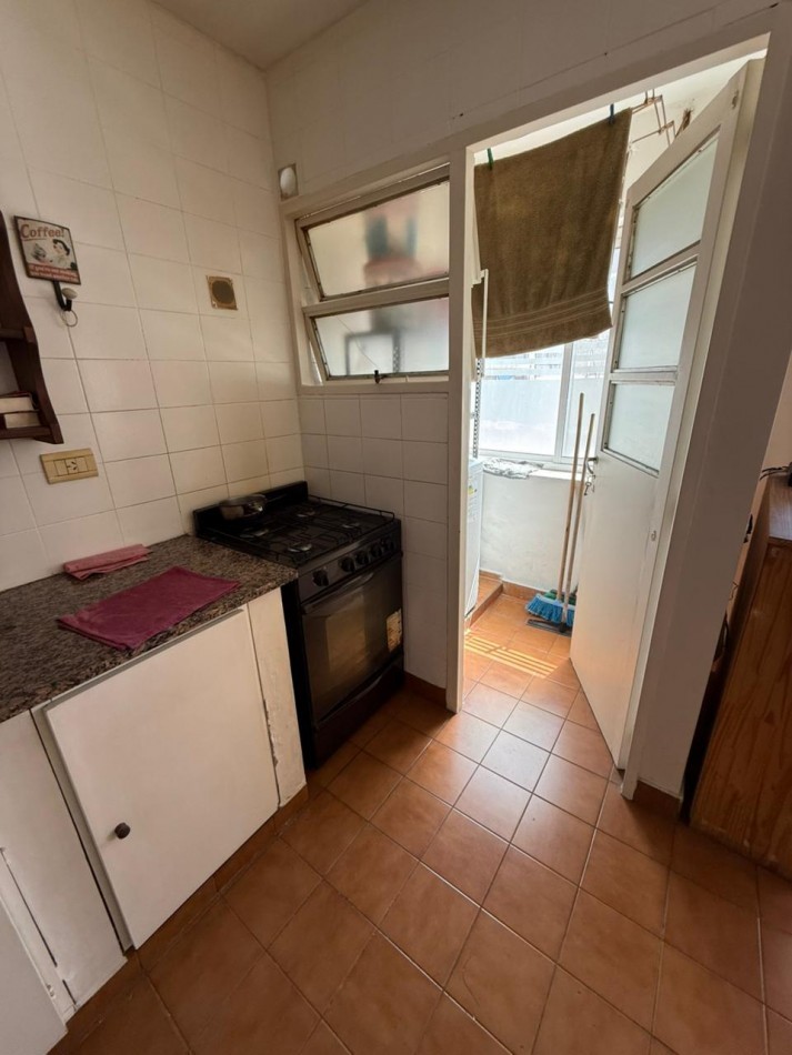 12 E/ 47 Y 48  - DEPARTAMENTO EN VENTA 1 DORM - MUY AMPLIO Y LUMINOSO