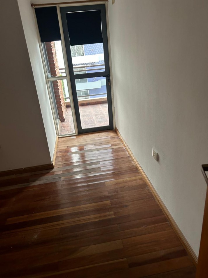 59 E/ 12 Y 13 - 2 DORMITORIOS - BALCON -COCHERA 