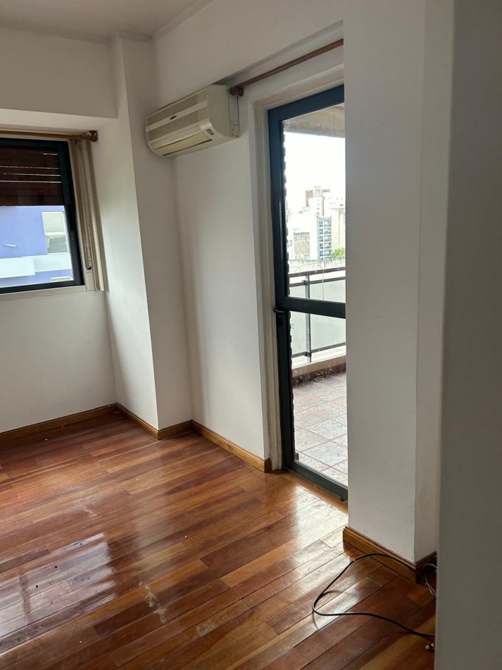 59 E/ 12 Y 13 - 2 DORMITORIOS - BALCON -COCHERA 