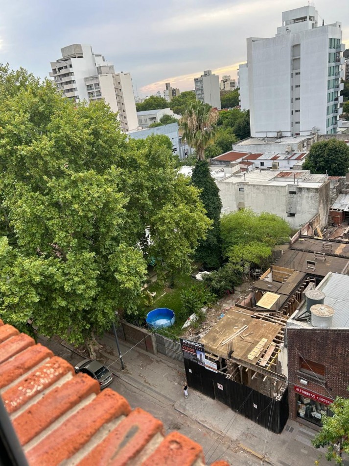 59 E/ 12 Y 13 - 2 DORMITORIOS - BALCON -COCHERA 