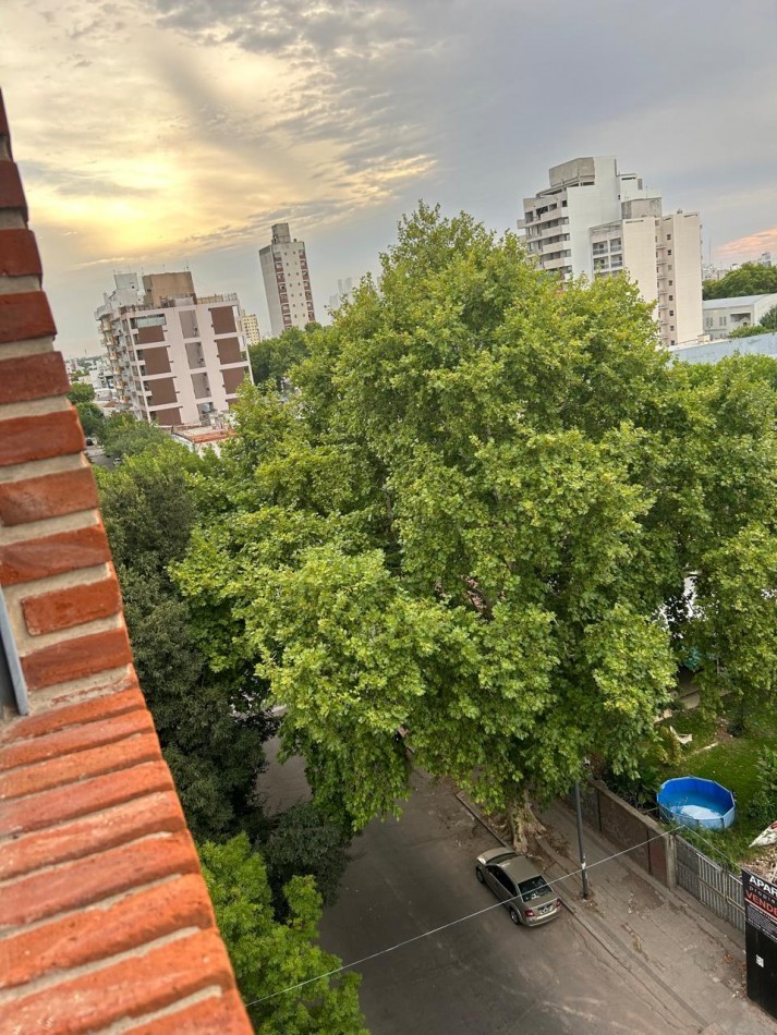 59 E/ 12 Y 13 - 2 DORMITORIOS - BALCON -COCHERA 