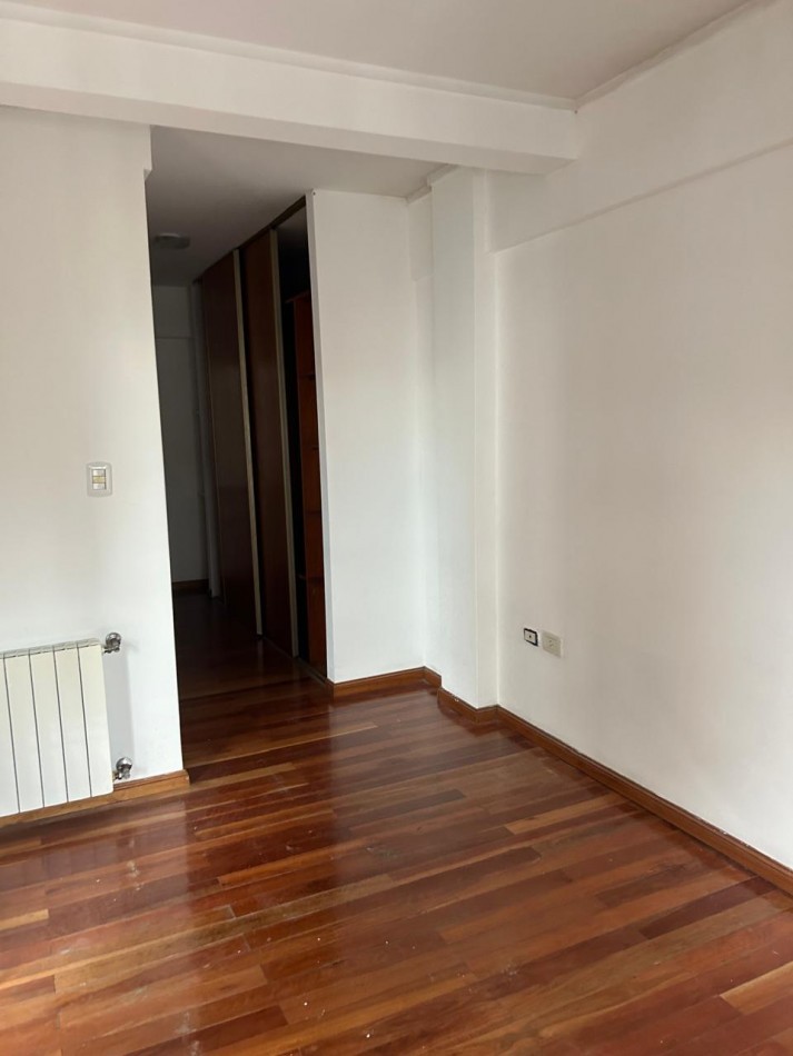 59 E/ 12 Y 13 - 2 DORMITORIOS - BALCON -COCHERA 
