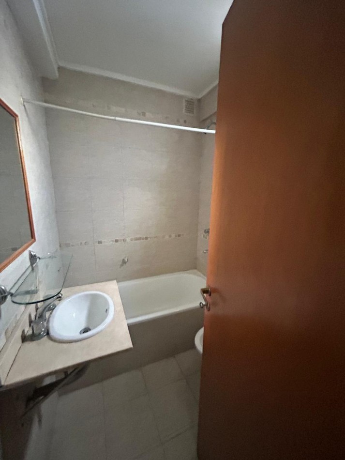 59 E/ 12 Y 13 - 2 DORMITORIOS - BALCON -COCHERA 