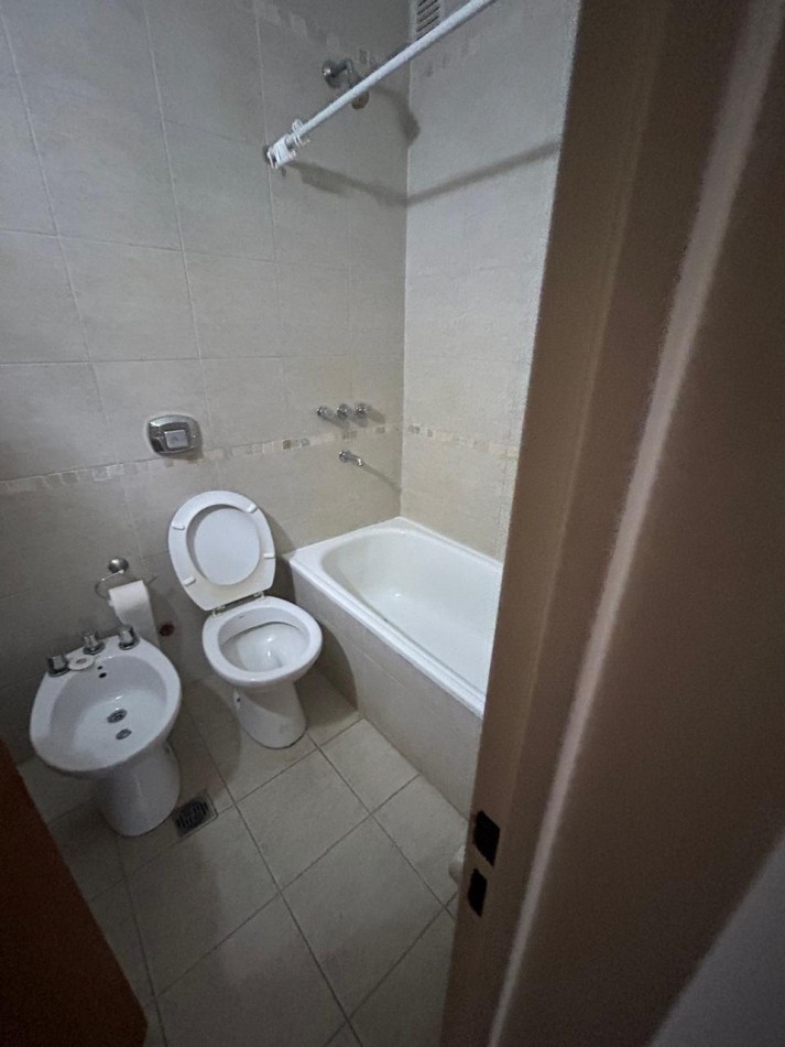 59 E/ 12 Y 13 - 2 DORMITORIOS - BALCON -COCHERA 