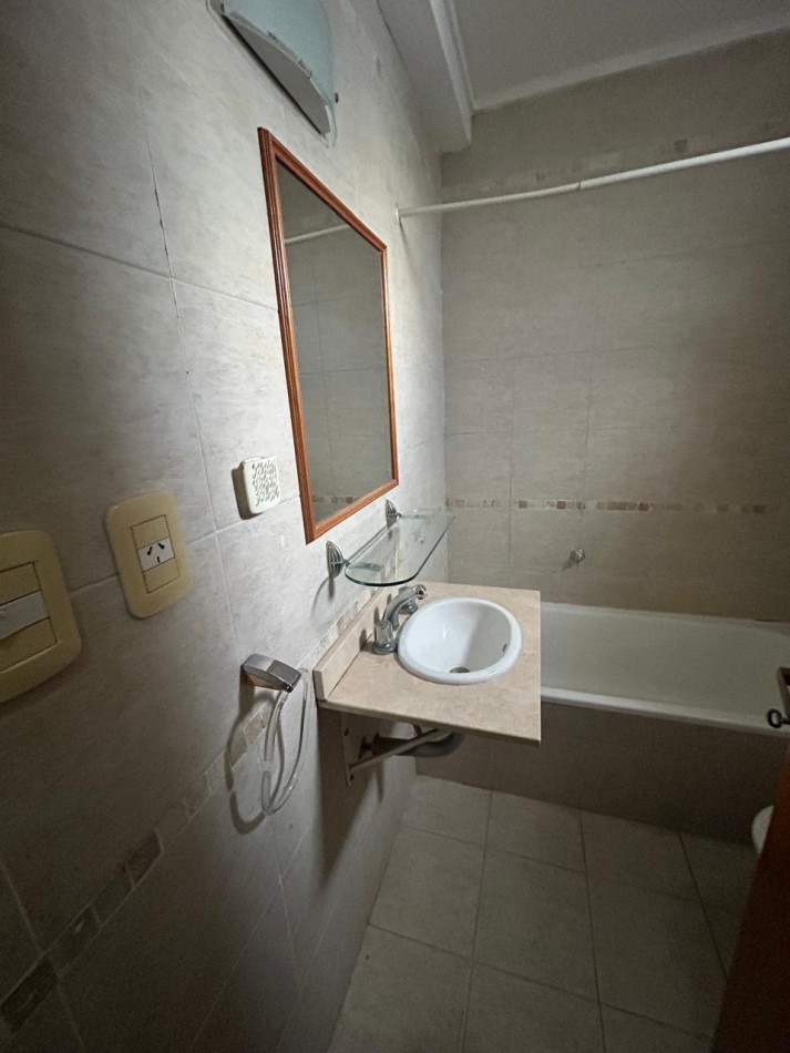 59 E/ 12 Y 13 - 2 DORMITORIOS - BALCON -COCHERA 