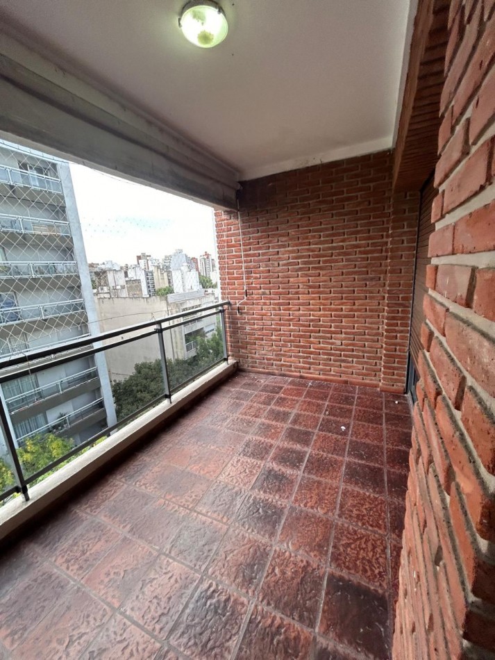59 E/ 12 Y 13 - 2 DORMITORIOS - BALCON -COCHERA 