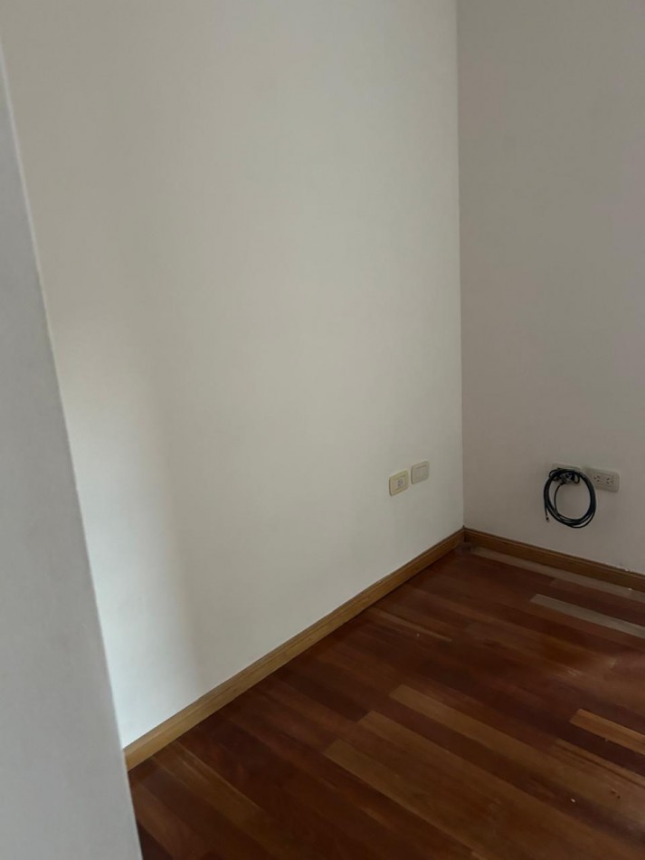 59 E/ 12 Y 13 - 2 DORMITORIOS - BALCON -COCHERA 