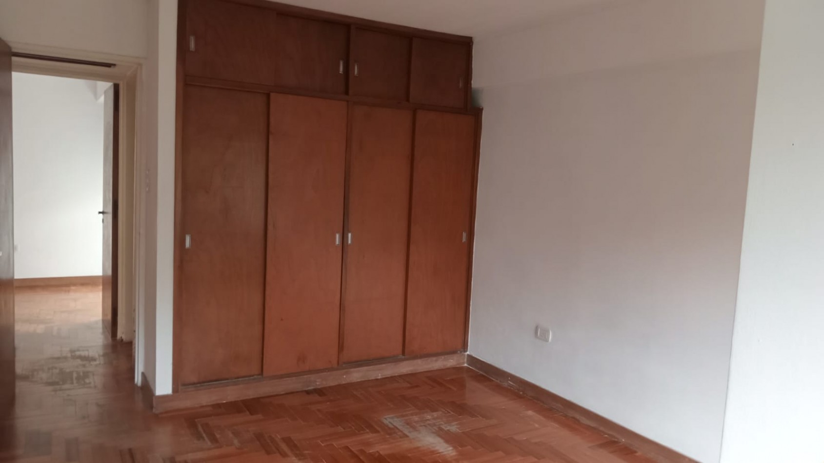 54 e/ 2 y 3 - DEPARTAMENTO EN 3 DORMITORIOS - EN VENTA 