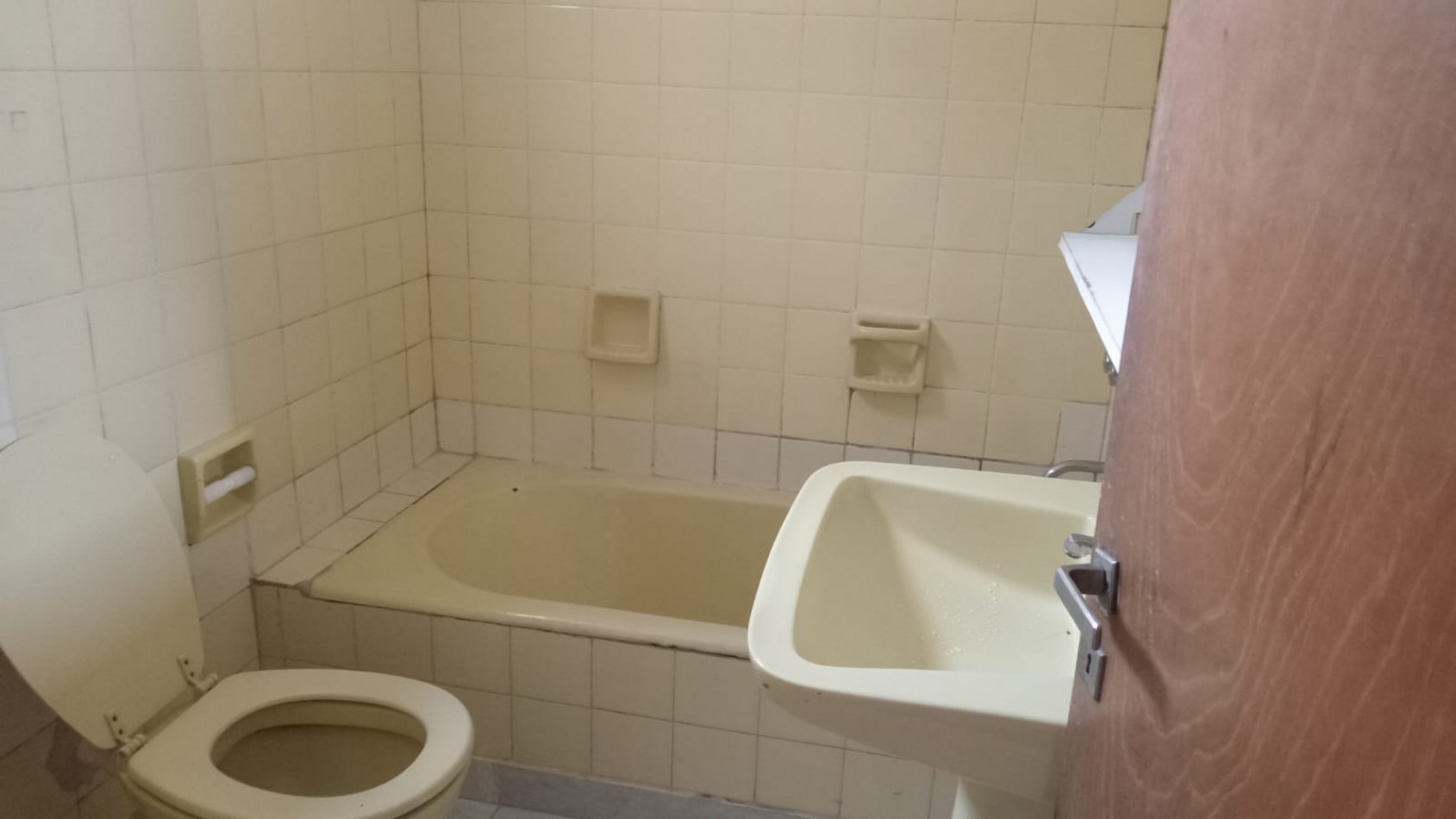 54 e/ 2 y 3 - DEPARTAMENTO EN 3 DORMITORIOS - EN VENTA 