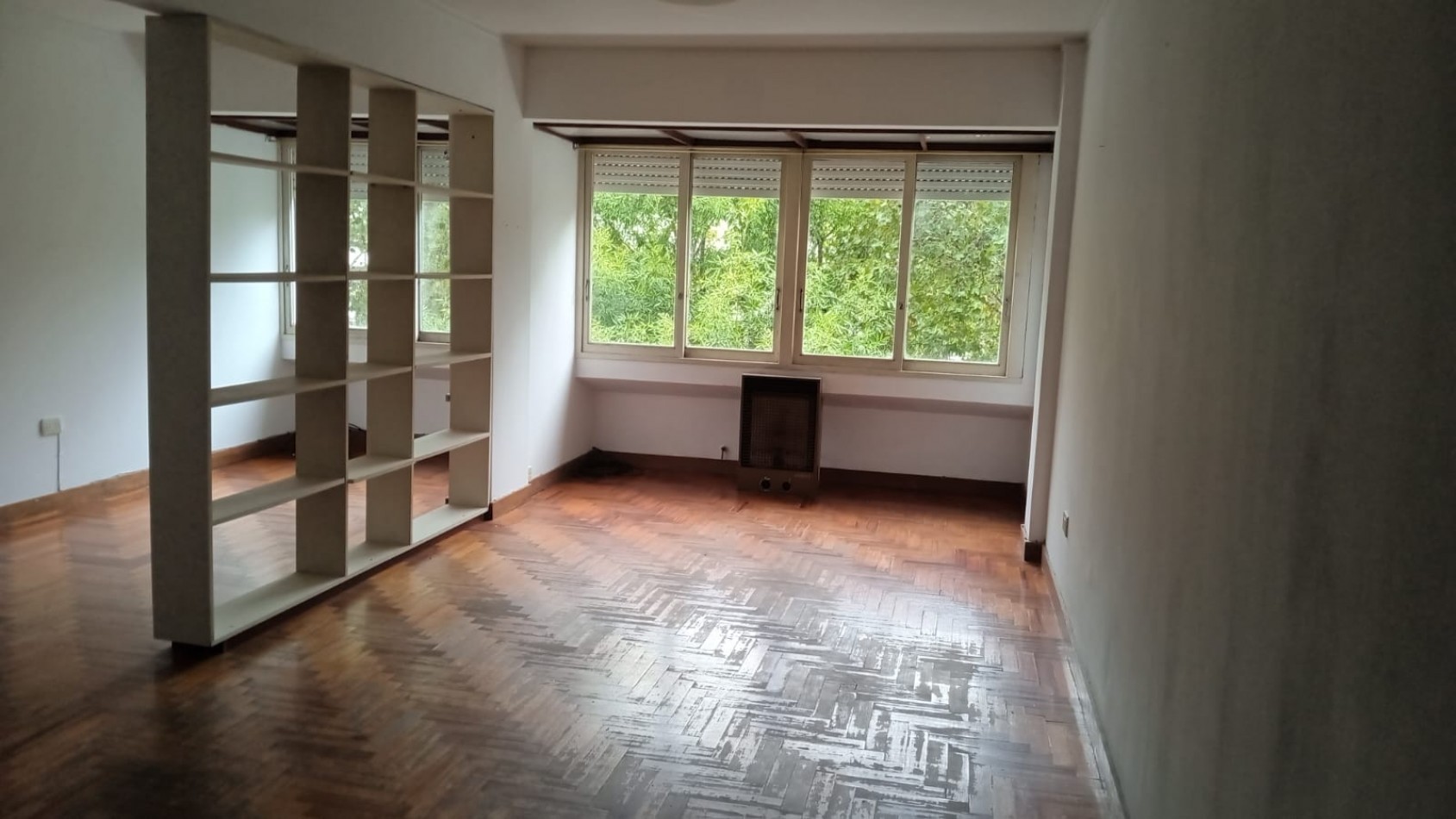 54 e/ 2 y 3 - DEPARTAMENTO EN 3 DORMITORIOS - EN VENTA 