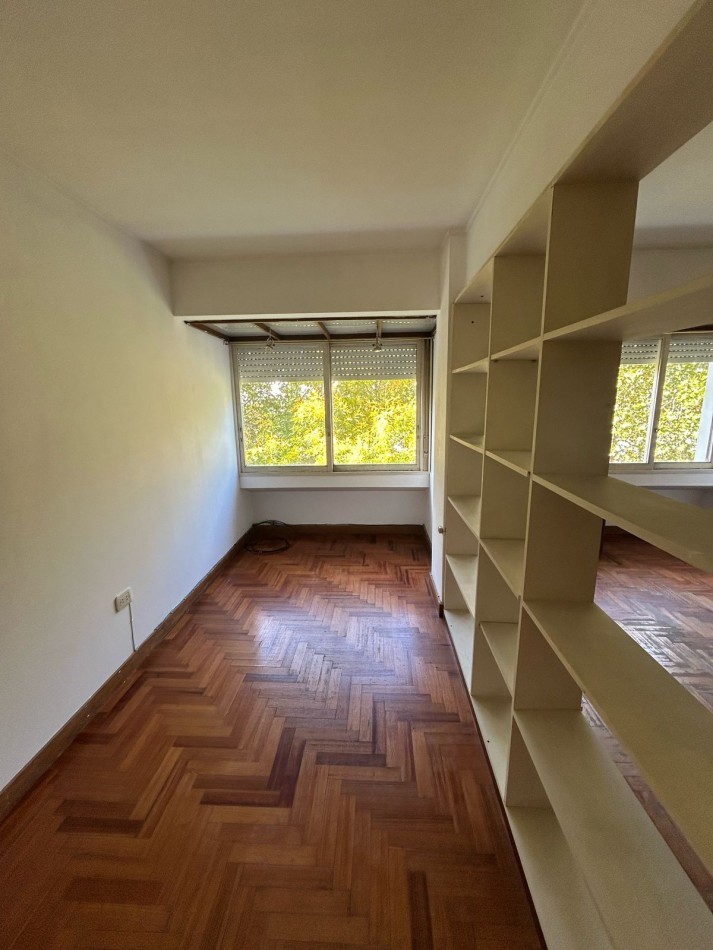 54 e/ 2 y 3 - DEPARTAMENTO EN 3 DORMITORIOS - EN VENTA 