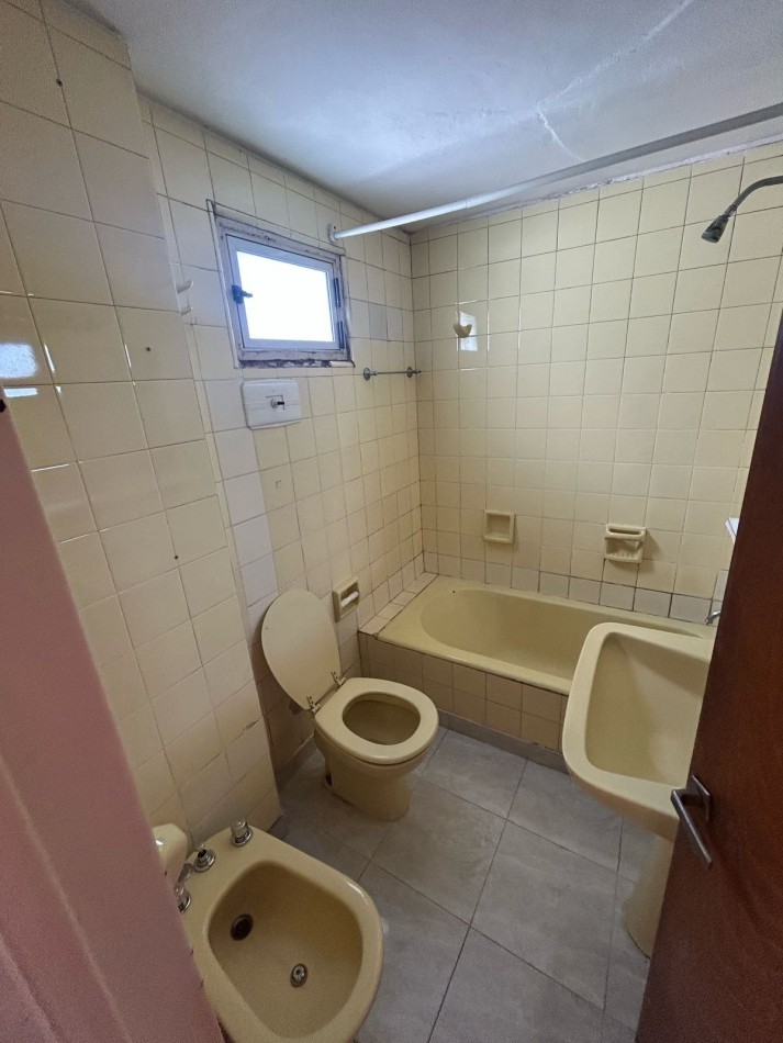 54 e/ 2 y 3 - DEPARTAMENTO EN 3 DORMITORIOS - EN VENTA 
