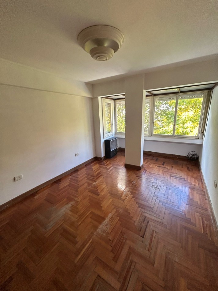 54 e/ 2 y 3 - DEPARTAMENTO EN 3 DORMITORIOS - EN VENTA 