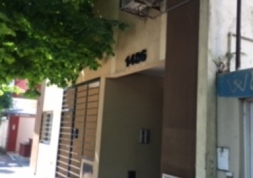 26 E/ 62 Y 63 - MONOAMBIENTE 3 ER PISO X ESCALERA MUY LUMINOSO 