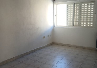 58 E/ 28 Y 29 - 2 DORM - 2 DO PISO POR ESCALERA