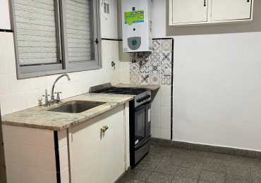 AV 1 E/ 61 Y 62 - PH UN DORMITORIO - CON PATIO