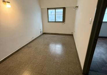 AV 1 E/ 61 Y 62 - PH UN DORMITORIO - CON PATIO