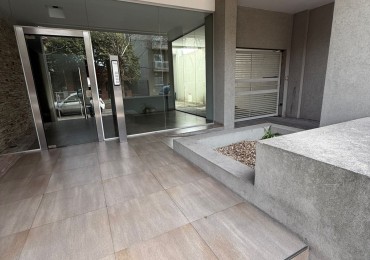 37 e/ 12 y 13 - depto 2 dorm con cochera descubierta- Barrio Norte