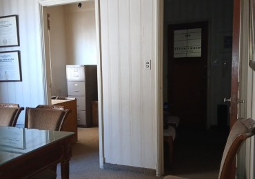 48 E/ 12 Y 13 - VENTA OFICINA - ZONA TRIBUNALES 