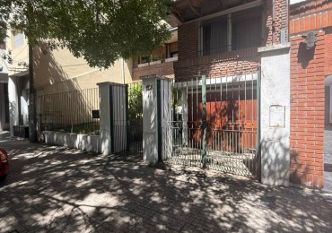 59 E/ 17 Y 18 - CASA DE DOS PLANTAS - LOTE 10 X 40