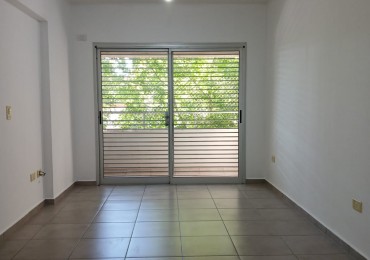 56 e/ 24 y 25 - 1 dorm al frente - muy luminoso