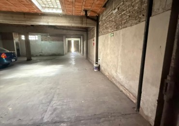 2 E/ 67 Y 68 - VENDEMOS COMPLEJO DE COCHERA- PROPIEDAD CON FONDO DE COMERCIO INCLUIDO