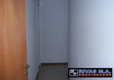 36/ 16 Y 17 - CASA EN ALQUILER DOS DORM ENTRADA DE AUTO