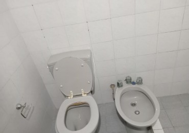 av 1 e/ 63 y 64 - un dormitorio planta baja s/ patio - ideal estudiante medicina 