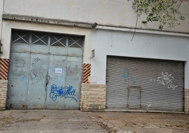 70 E/ 4 Y 5 - VENTA DE GALPON CON COCHERA Y UN LOCAL - LA PLATA