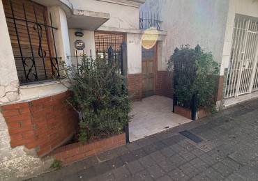 33 e/ 1 y 115 - casa en Tolosa con terreno 