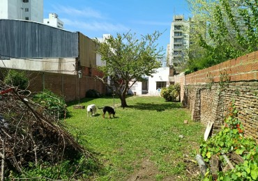 AV 60 E/ 10 Y 11 - CASA EN VENTA SOBRE AVENIDA LOTE 10 X 60