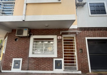 12 ESQ 34 - DUPLEX EN VENTA CON PATIO - EXCELENTE ESTADO